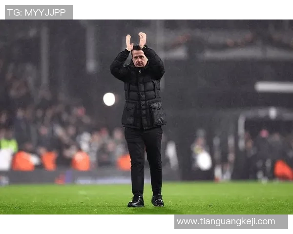 英超激战：多特蒙德大胜那不勒斯红牌事件引发全场热议