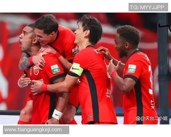 友谊赛莱比锡与曼联战平争议判罚引发全场热议