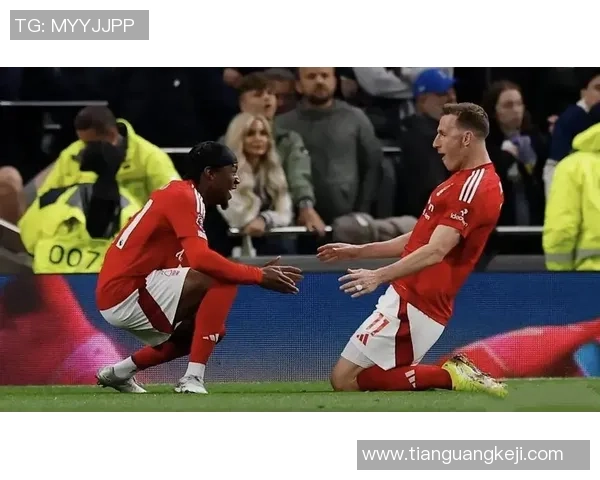 国王杯激战那不勒斯与热刺握手言和神扑瞬间点燃全场气氛