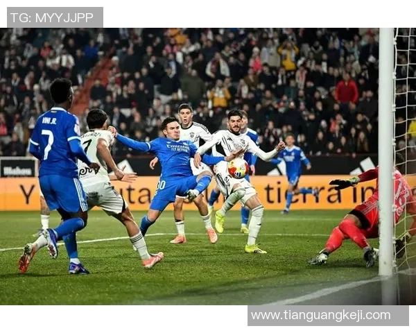 意甲精彩对决阿森纳逆转皇马补时绝杀引爆全场热情