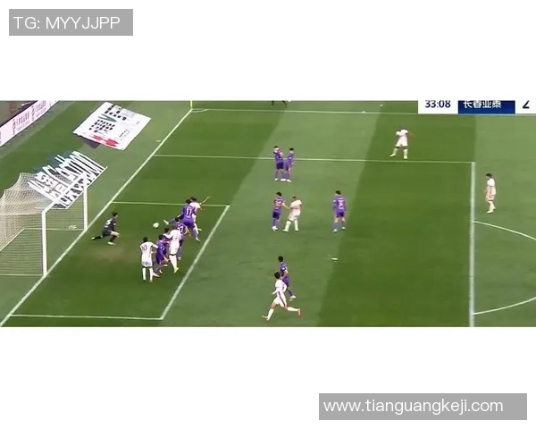 中超激战尤文图斯险胜曼联乌龙球成比赛转折点数据分析揭示精彩瞬间