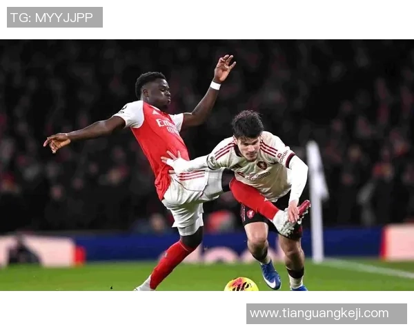 欧冠激战:多特蒙德险胜阿森纳争议判罚引发全场热议 欧冠激战:多特蒙德险胜阿森纳争议判罚引发全场热议