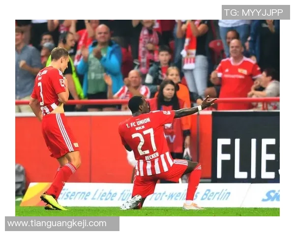 友谊赛精彩回顾：里昂以3-0战胜莱比锡绝杀瞬间引发全场欢呼