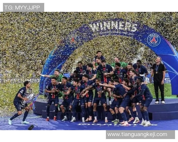 巴黎圣日耳曼大胜曼联6比2震撼国王杯赛场引发历史冷门