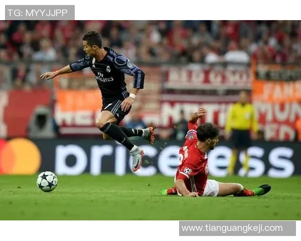 意甲激战：拜仁狂胜皇马五球大捷乌龙球成比赛转折点解析