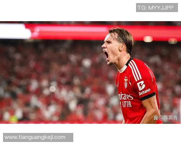 欧冠焦点战本菲卡与AC米兰握手言和双方均未能破门精彩瞬间回顾