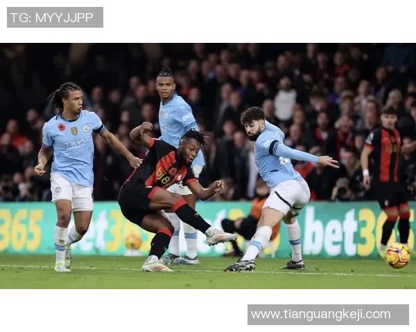 友谊赛精彩对决曼城与曼联战成平局乌龙球成比赛转折点