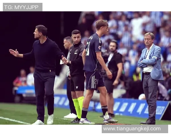 西甲激战：多特蒙德与皇马战成平局帽子戏法引发争议判罚热议